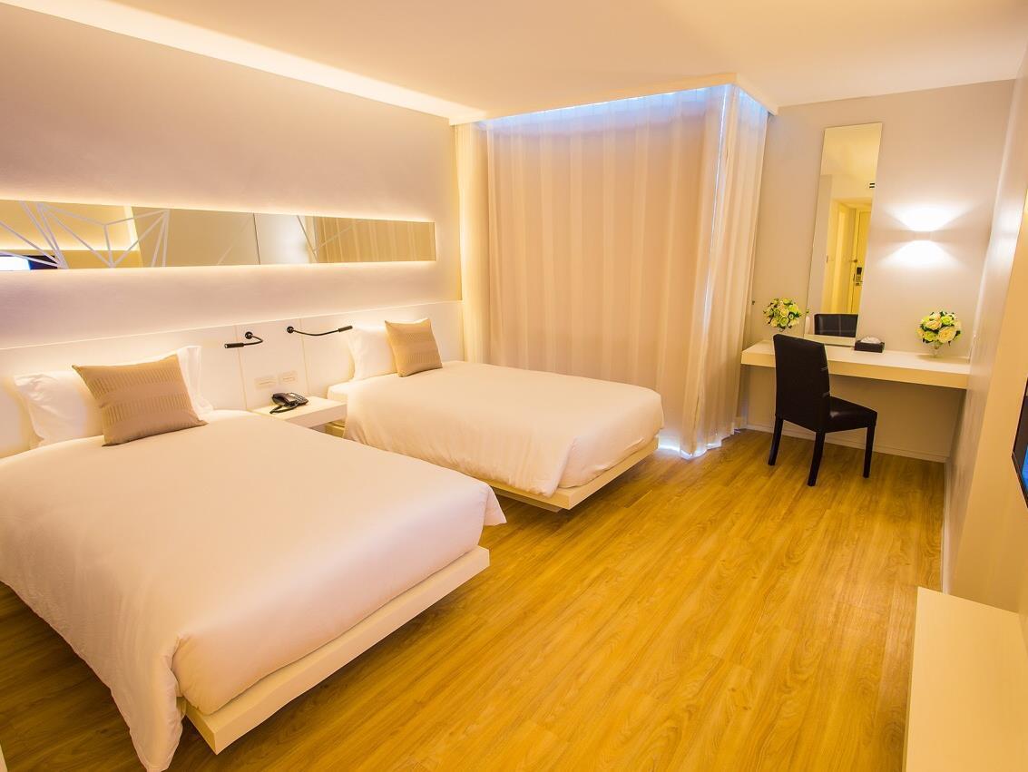 Crystal Hotel هات ياي المظهر الخارجي الصورة