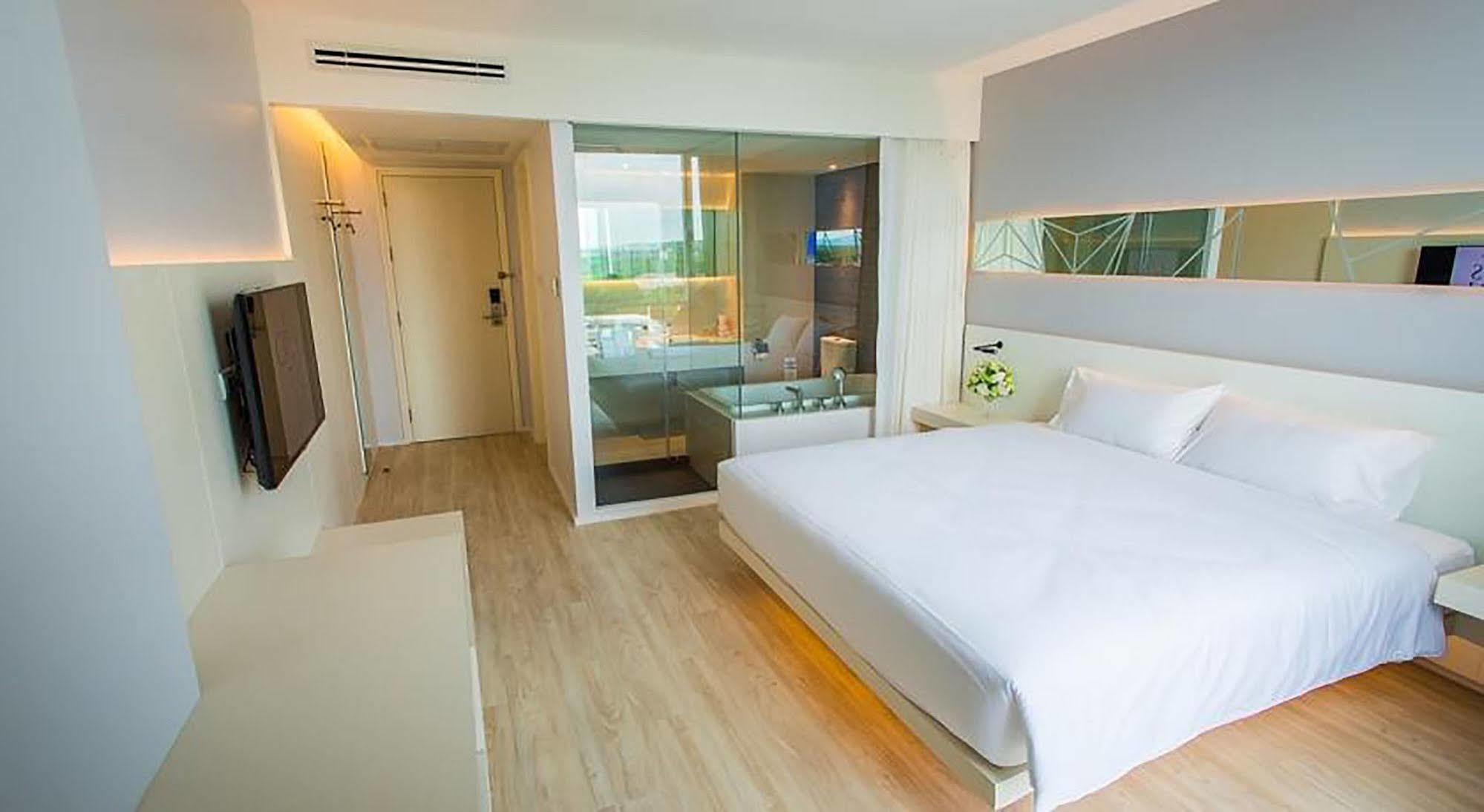 Crystal Hotel هات ياي المظهر الخارجي الصورة