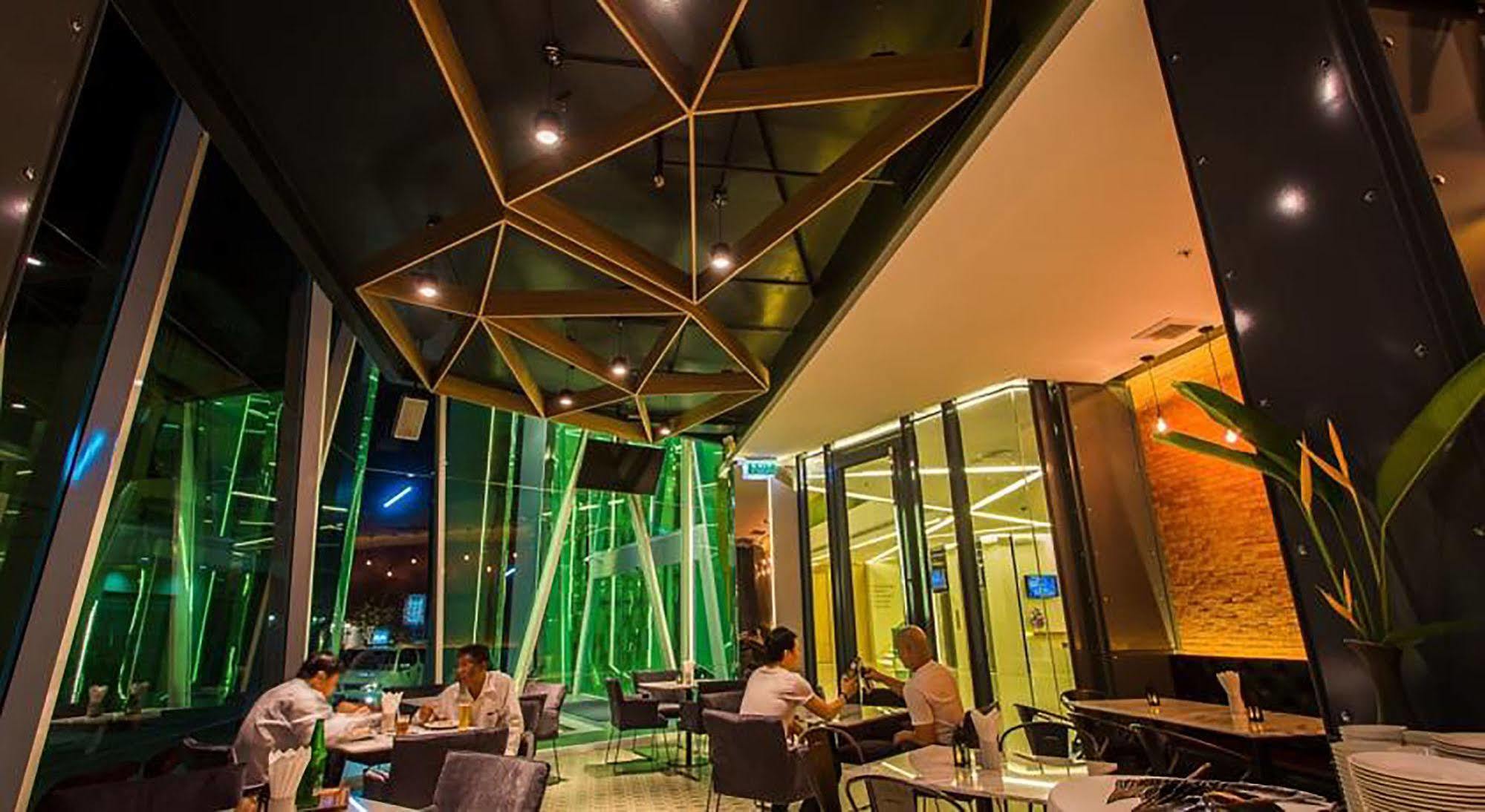 Crystal Hotel هات ياي المظهر الخارجي الصورة