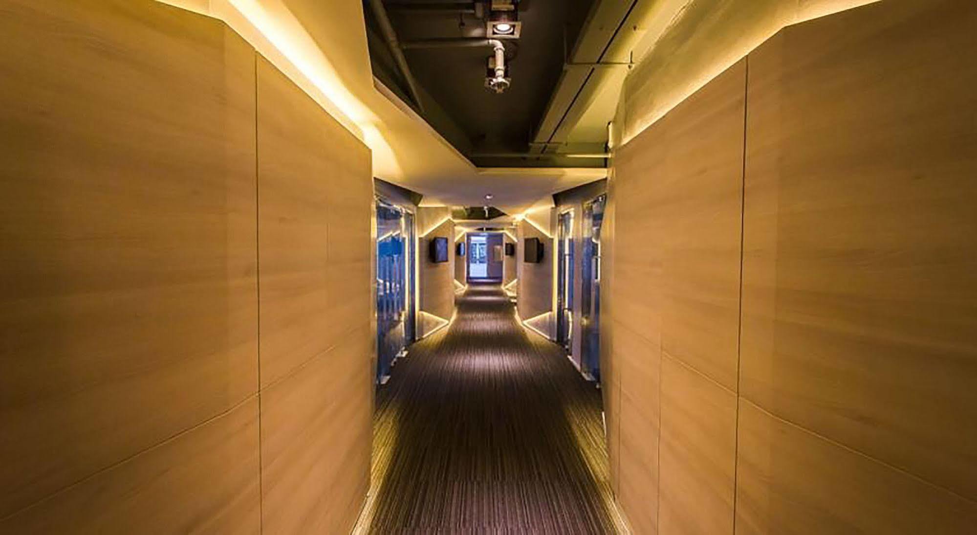 Crystal Hotel هات ياي المظهر الخارجي الصورة
