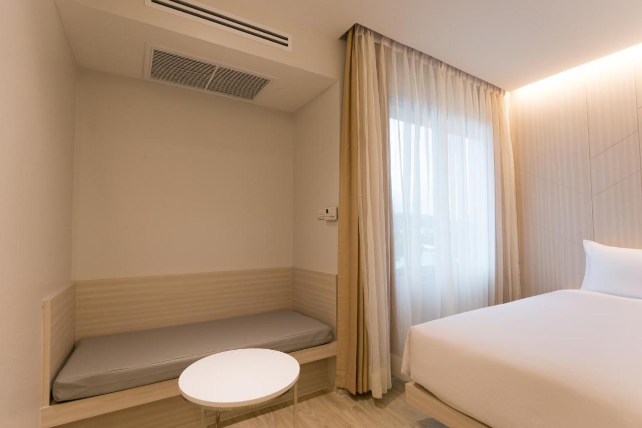 Crystal Hotel هات ياي المظهر الخارجي الصورة