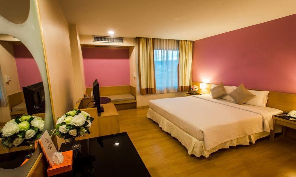 Crystal Hotel هات ياي المظهر الخارجي الصورة